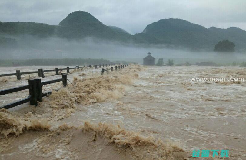 梦见洪水涨到家里来了 (梦见洪水涨到家门口了是什么意思)