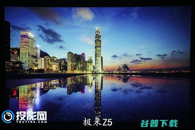 超千流明微型投影PK微鲸F1和极米Z5对比评测千万