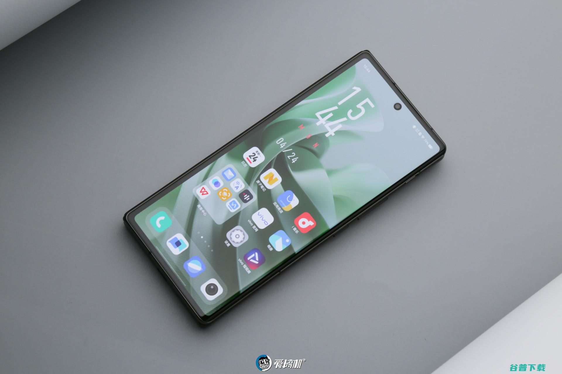 vivo X Fold2评测：8999元起的骁龙8 Gen 2折叠屏