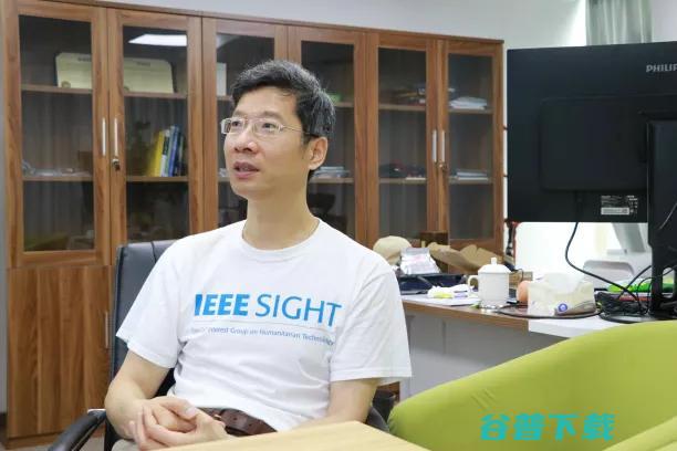 Fellow姚新 演化计算仍有独特优势 在多目标动态优化问题中 IEEE (fellow是什么意思啊)